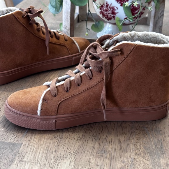 Loft fleece lined suede like booties NWOT - Picture 6 of 8